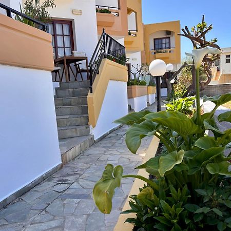 Menelaos Apartments ذاراتسو المظهر الخارجي الصورة
