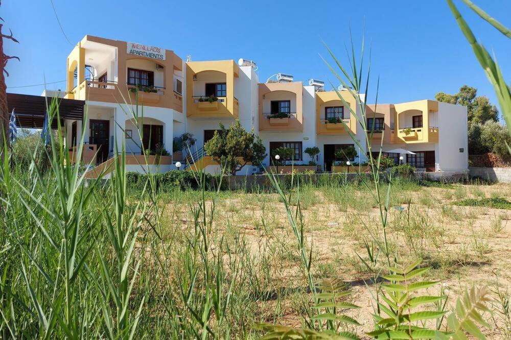 Menelaos Apartments ذاراتسو المظهر الخارجي الصورة