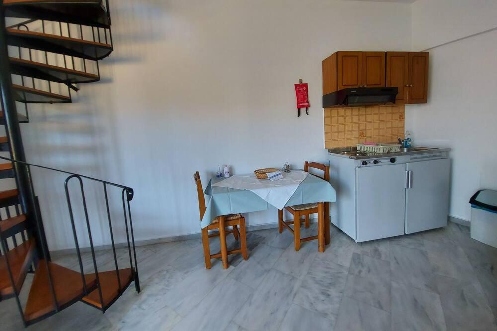 Menelaos Apartments ذاراتسو المظهر الخارجي الصورة