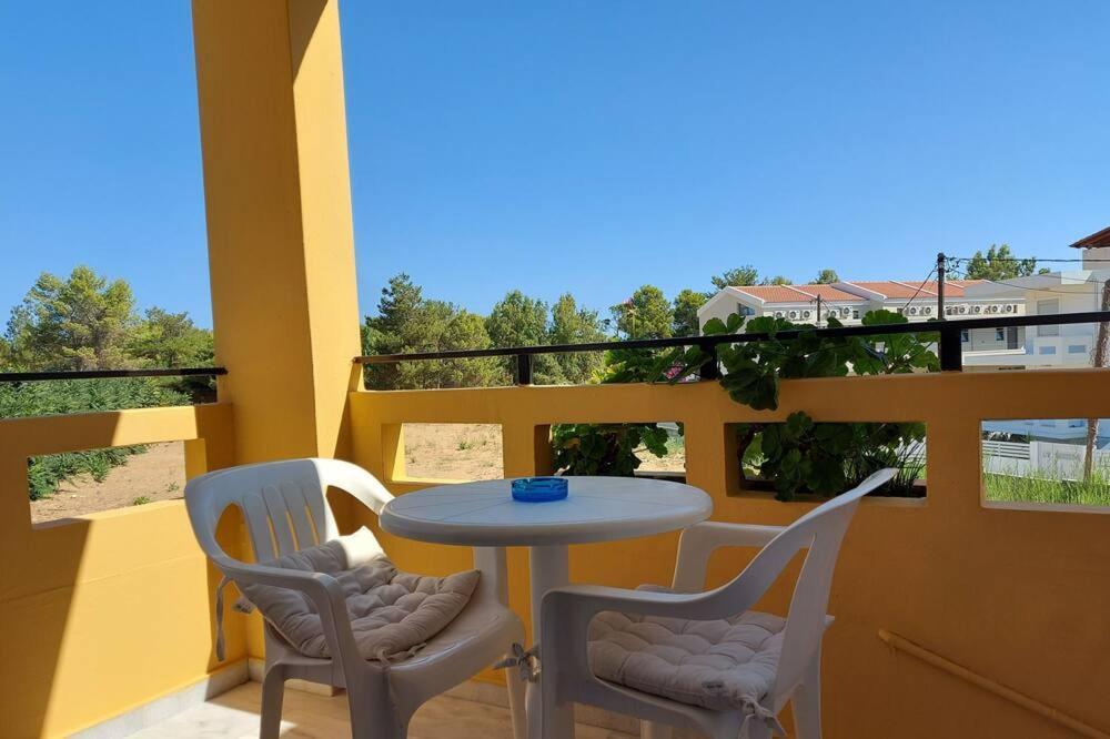 Menelaos Apartments ذاراتسو المظهر الخارجي الصورة