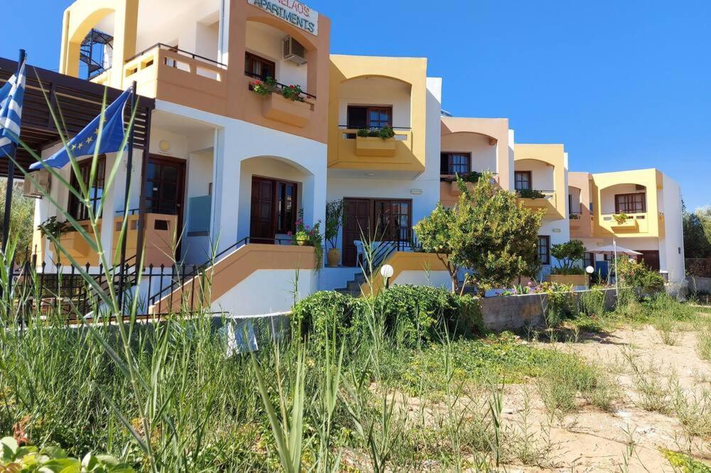 Menelaos Apartments ذاراتسو المظهر الخارجي الصورة