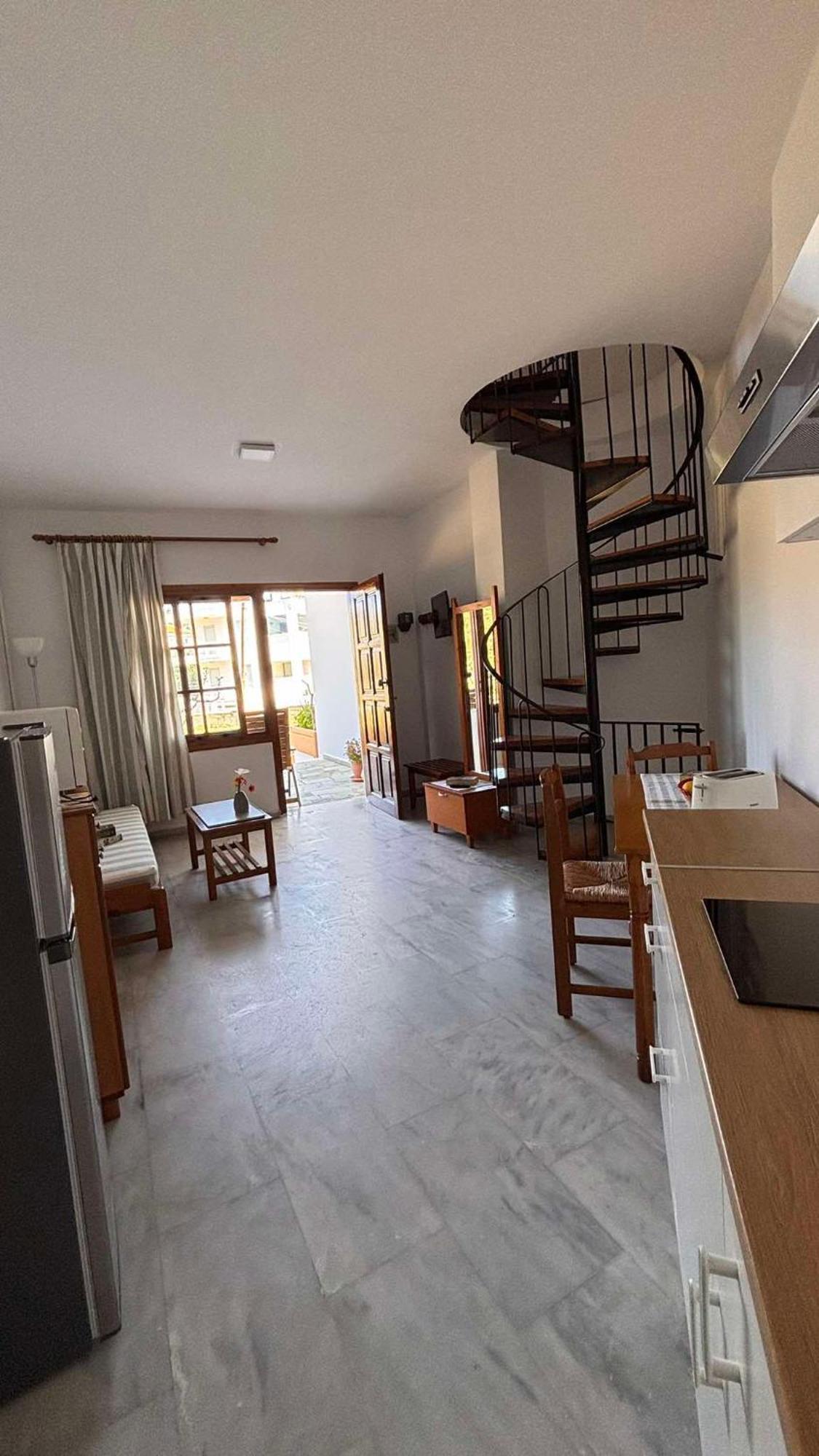Menelaos Apartments ذاراتسو المظهر الخارجي الصورة