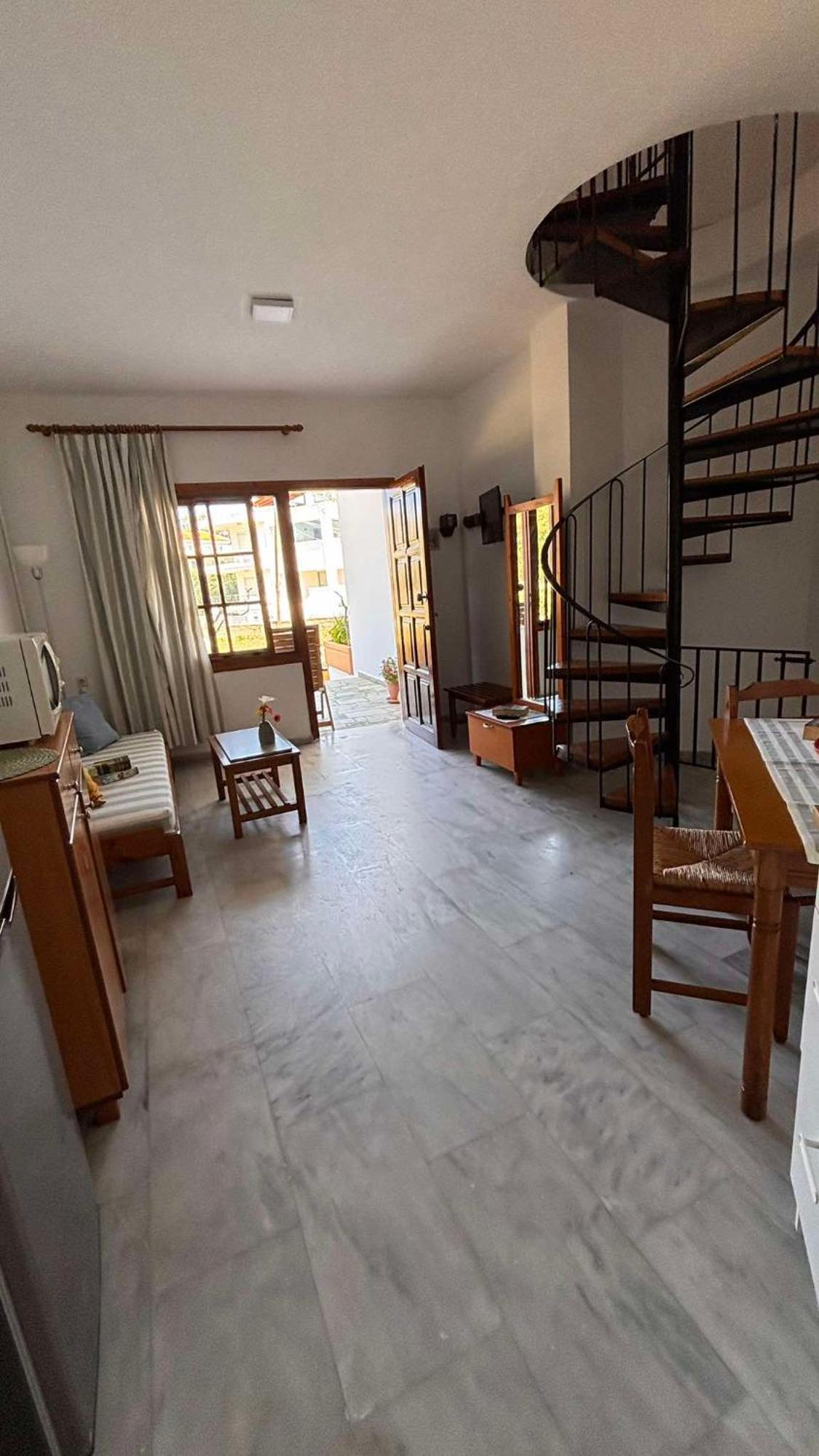 Menelaos Apartments ذاراتسو المظهر الخارجي الصورة