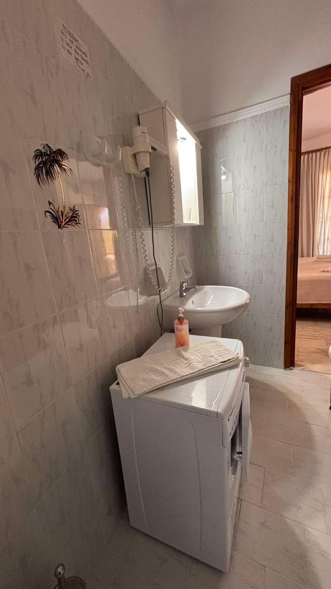 Menelaos Apartments ذاراتسو المظهر الخارجي الصورة