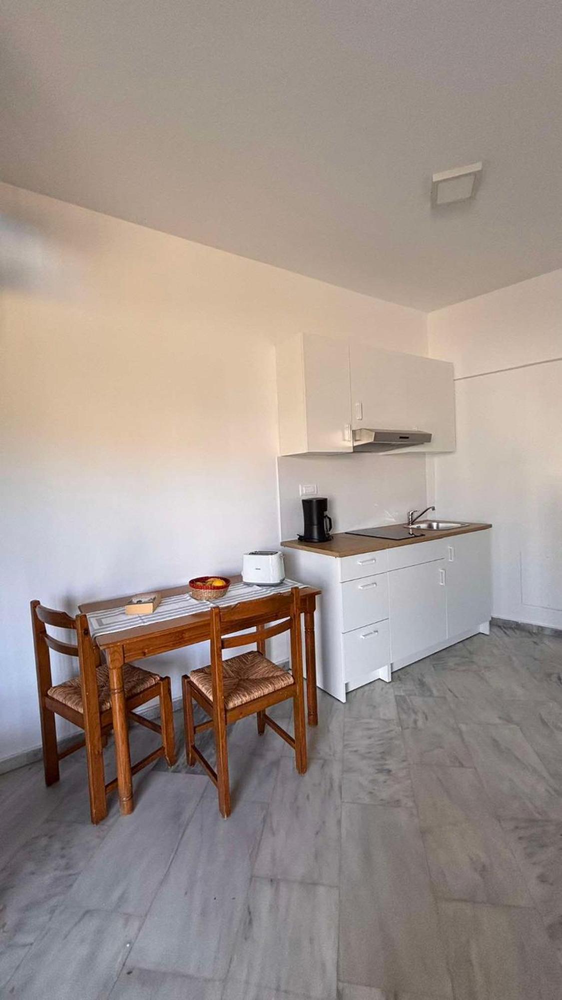 Menelaos Apartments ذاراتسو المظهر الخارجي الصورة