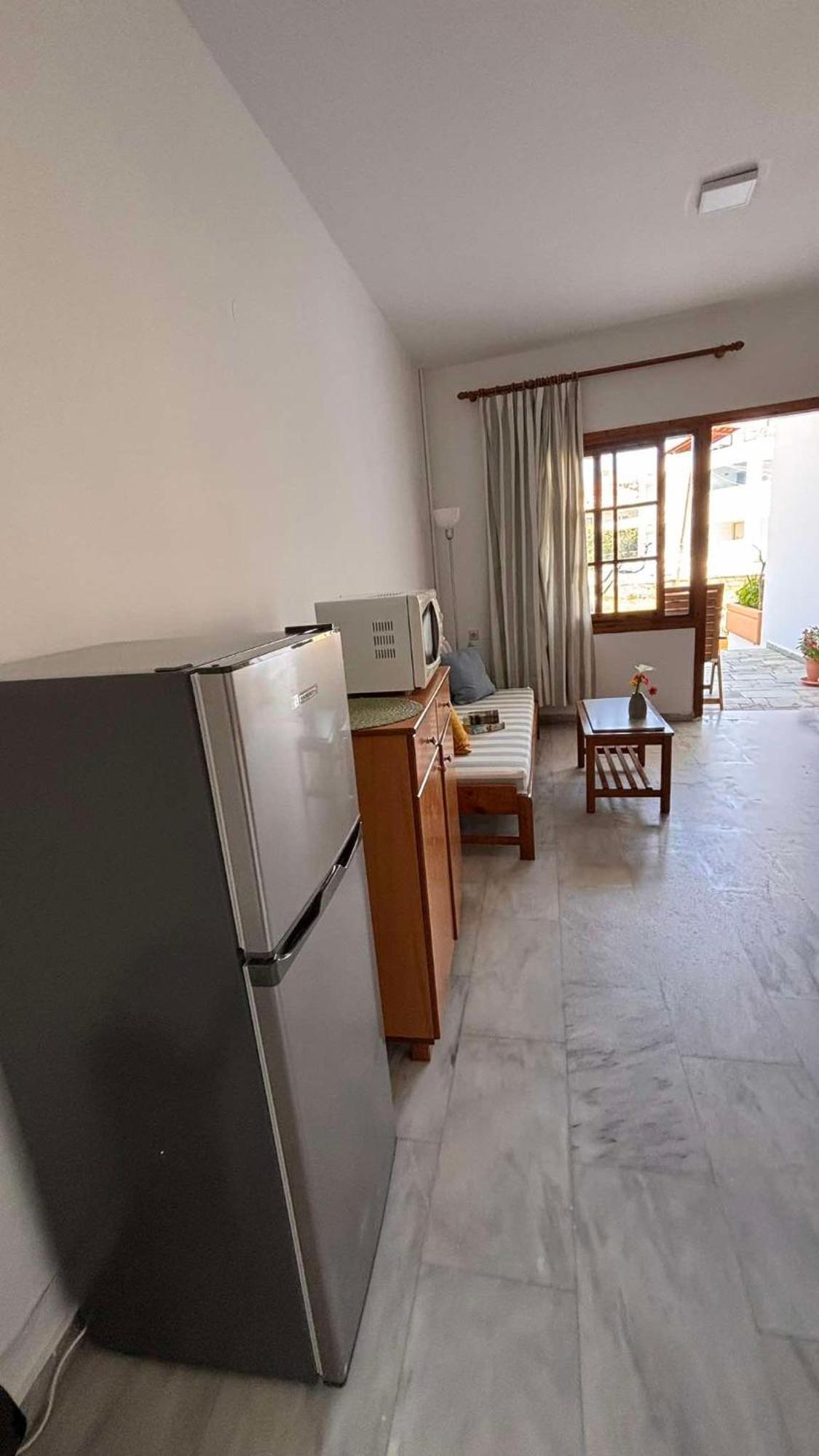 Menelaos Apartments ذاراتسو المظهر الخارجي الصورة