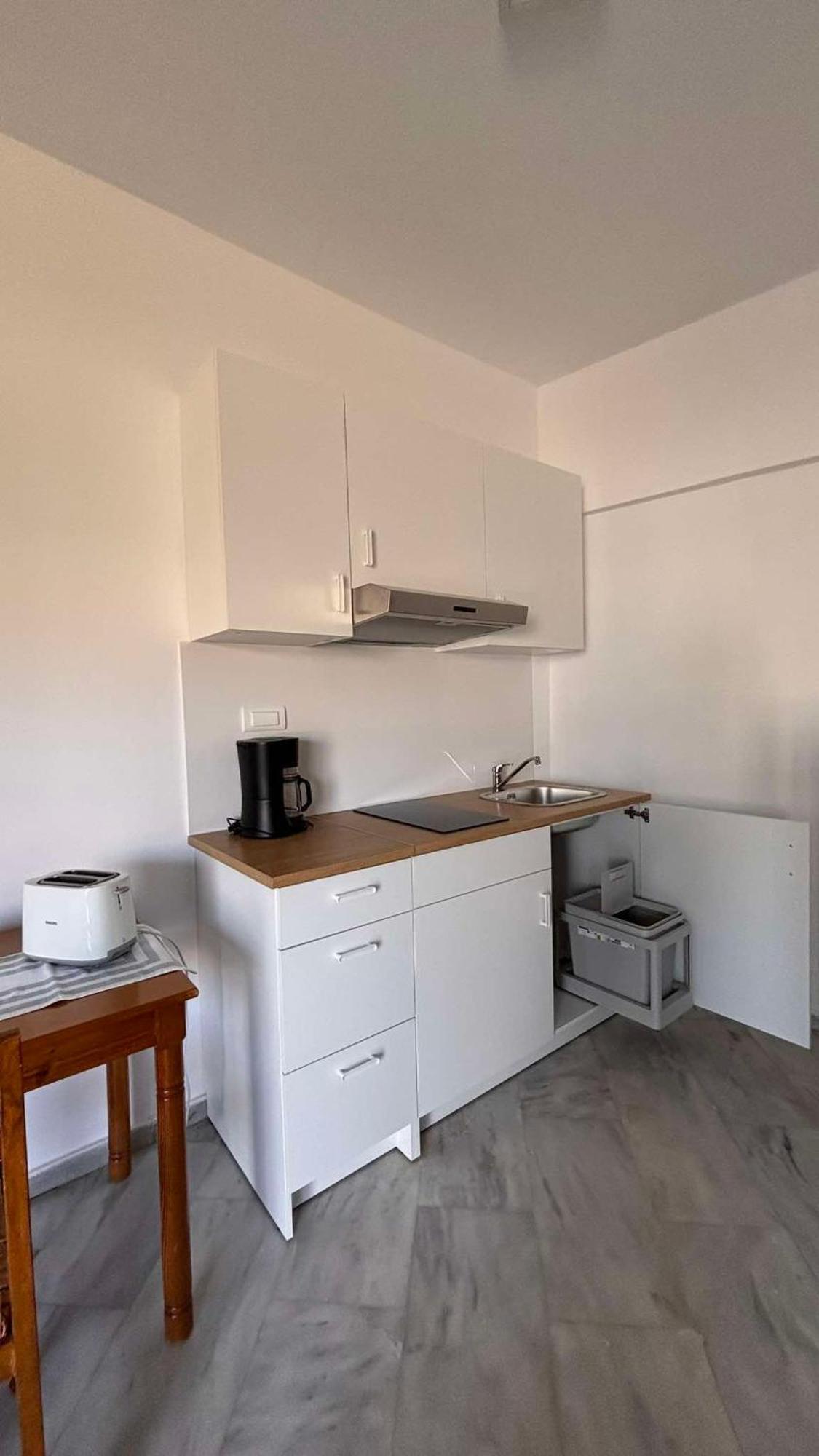 Menelaos Apartments ذاراتسو المظهر الخارجي الصورة